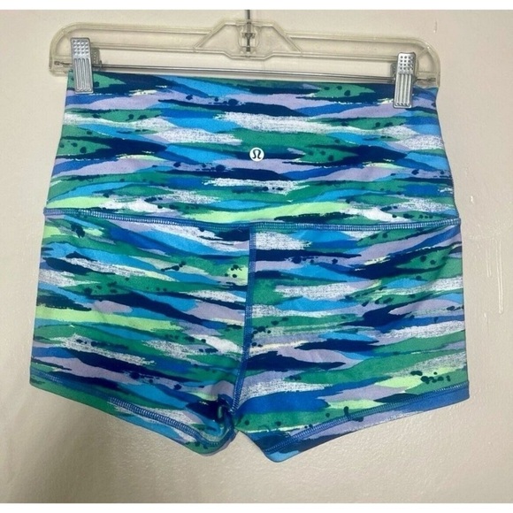 Lululemon Full Seven Wonders Multi Boogie shorts Roll Down size 4 - Picture 3 of 11